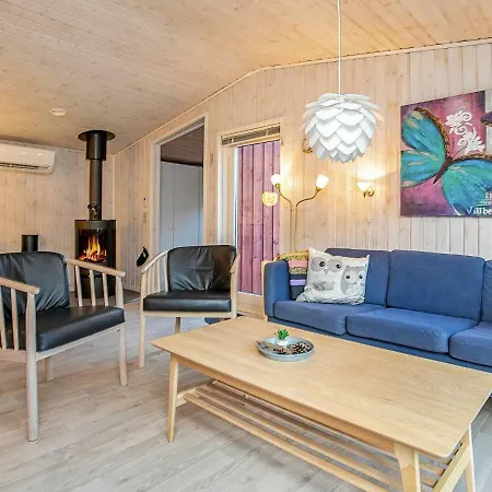 Two-bedroom Holiday In 3 *