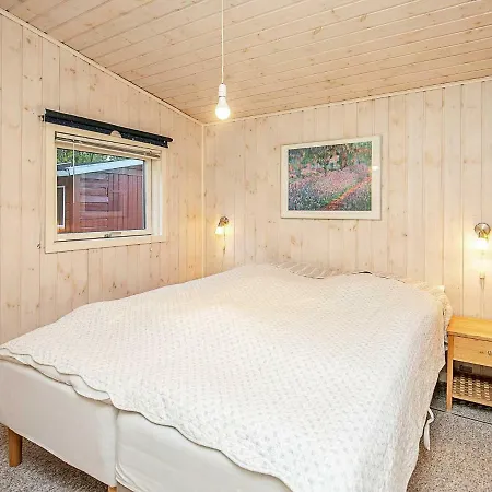 Two-bedroom Holiday In 3 *