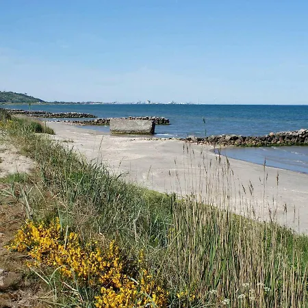 Two-bedroom Holiday In 3 *